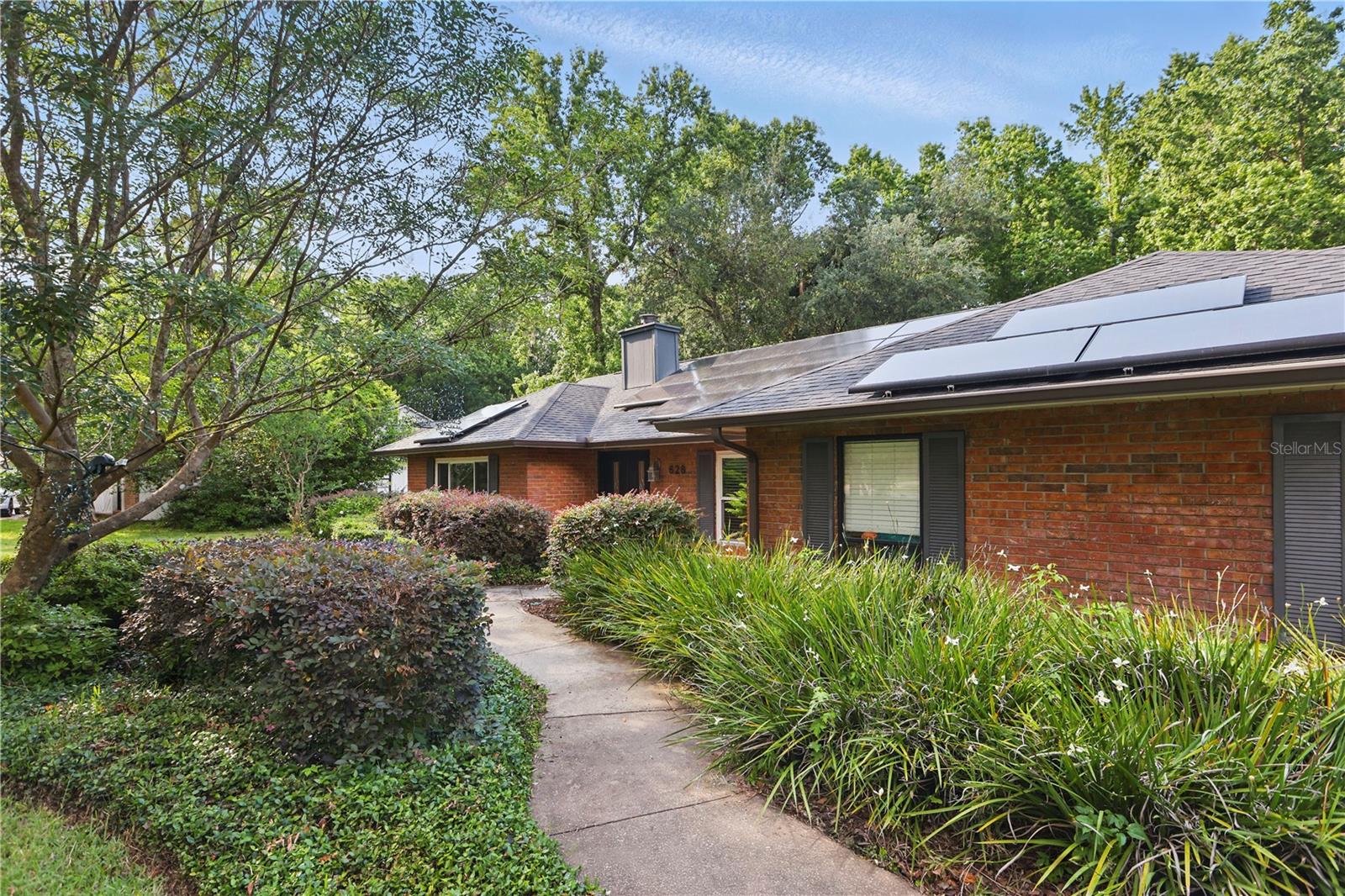 Image 5 of 51 For 628 Riverpark Circle