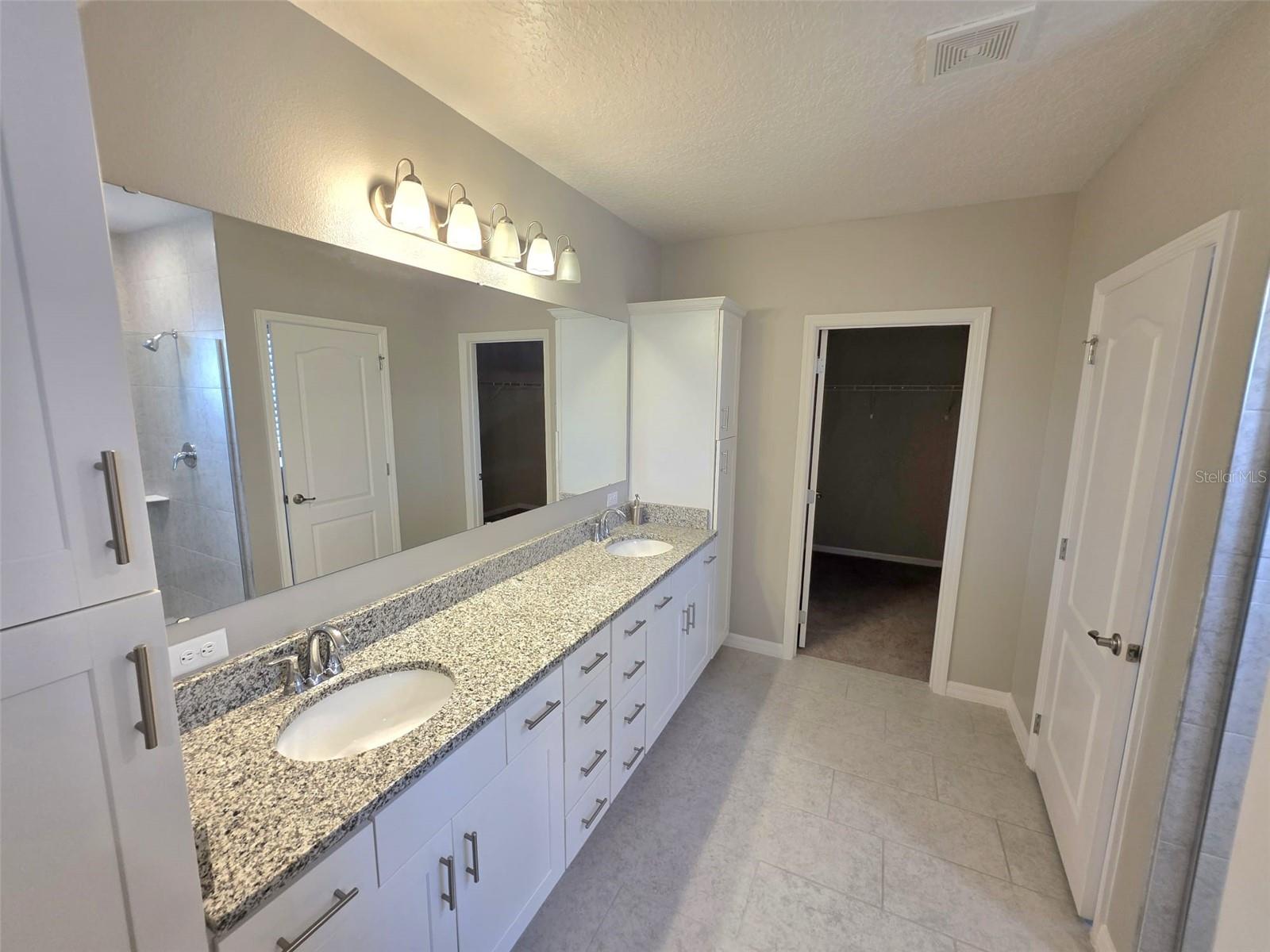 Image 19 of 26 For 206 Barrington Drive