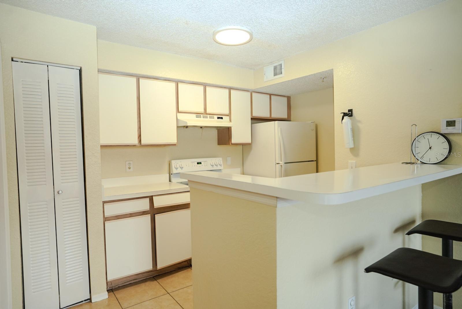 Image 10 of 22 For 2208 Antigua Place 932