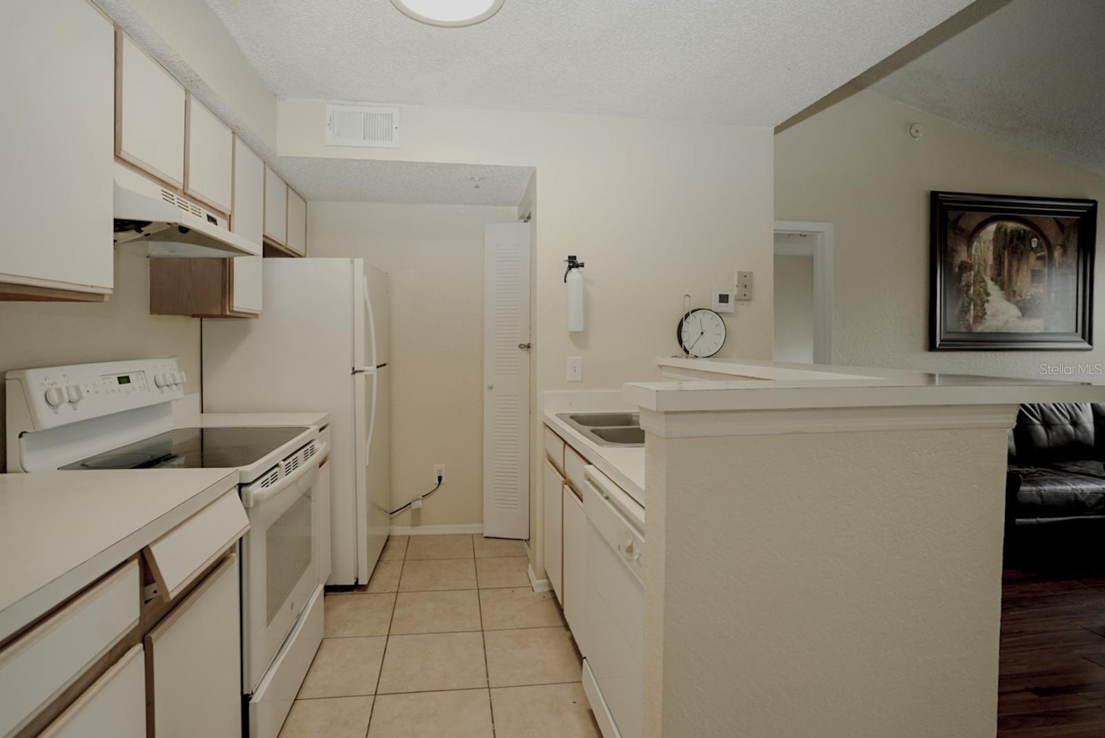 Image 11 of 22 For 2208 Antigua Place 932