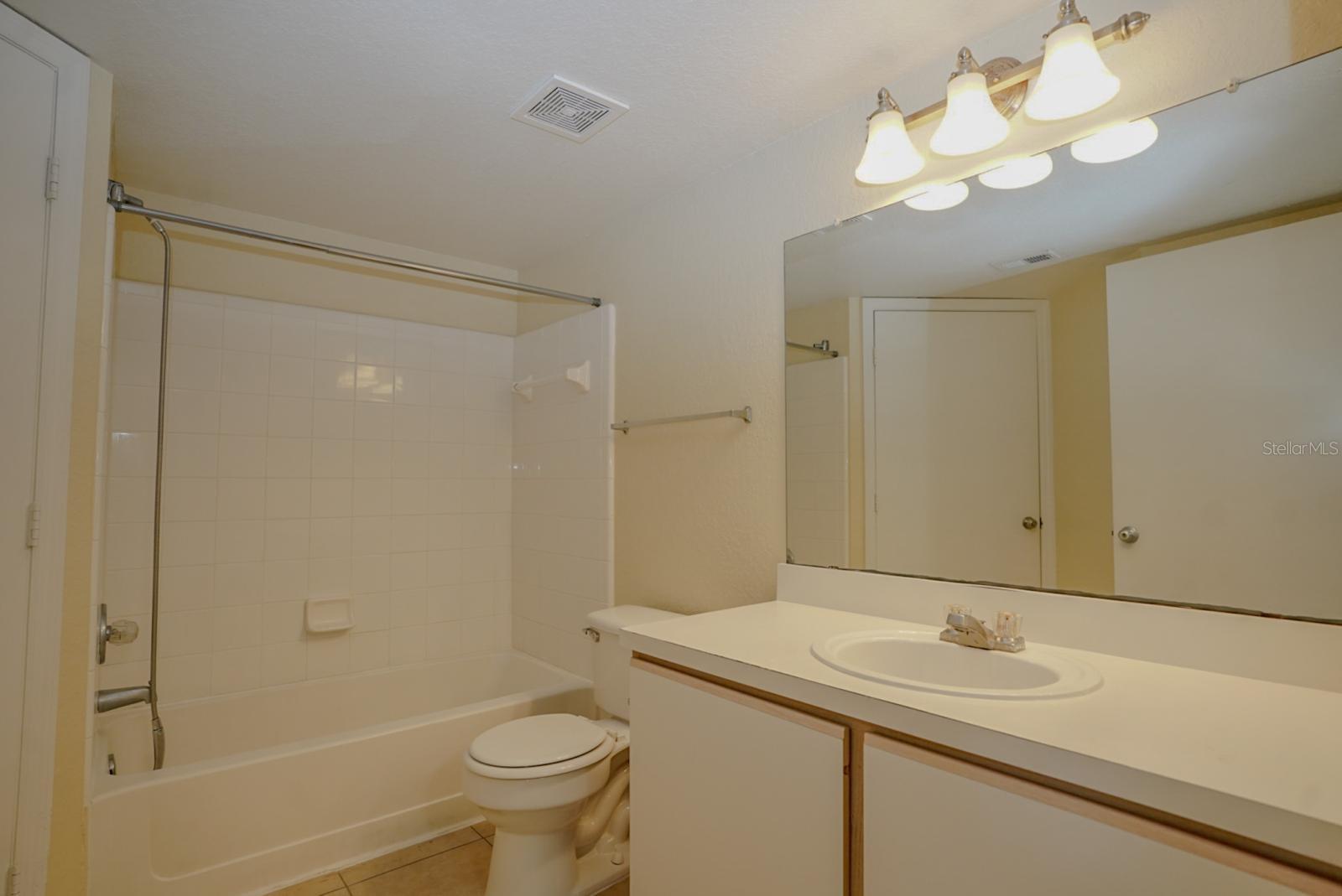 Image 14 of 22 For 2208 Antigua Place 932