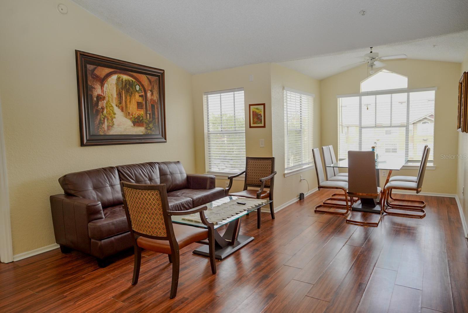 Image 5 of 22 For 2208 Antigua Place 932