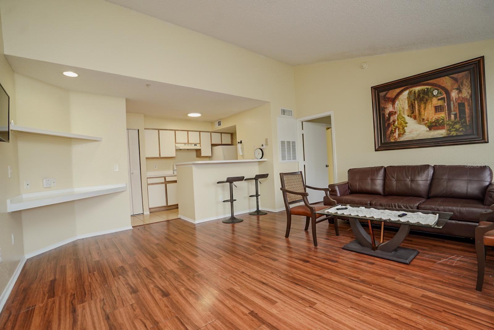 Image 6 of 22 For 2208 Antigua Place 932