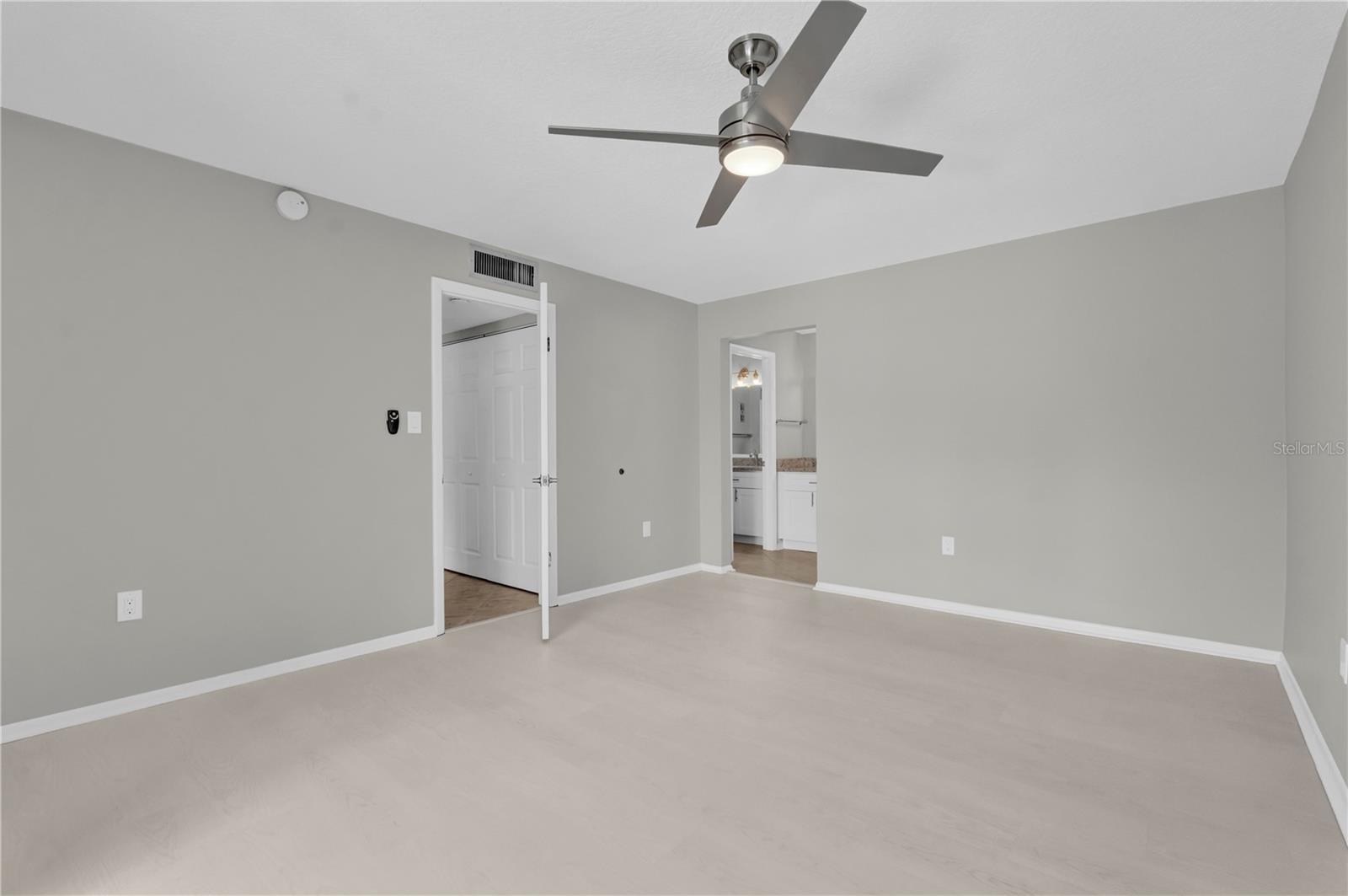 Image 17 of 23 For 514 Orange Drive 31