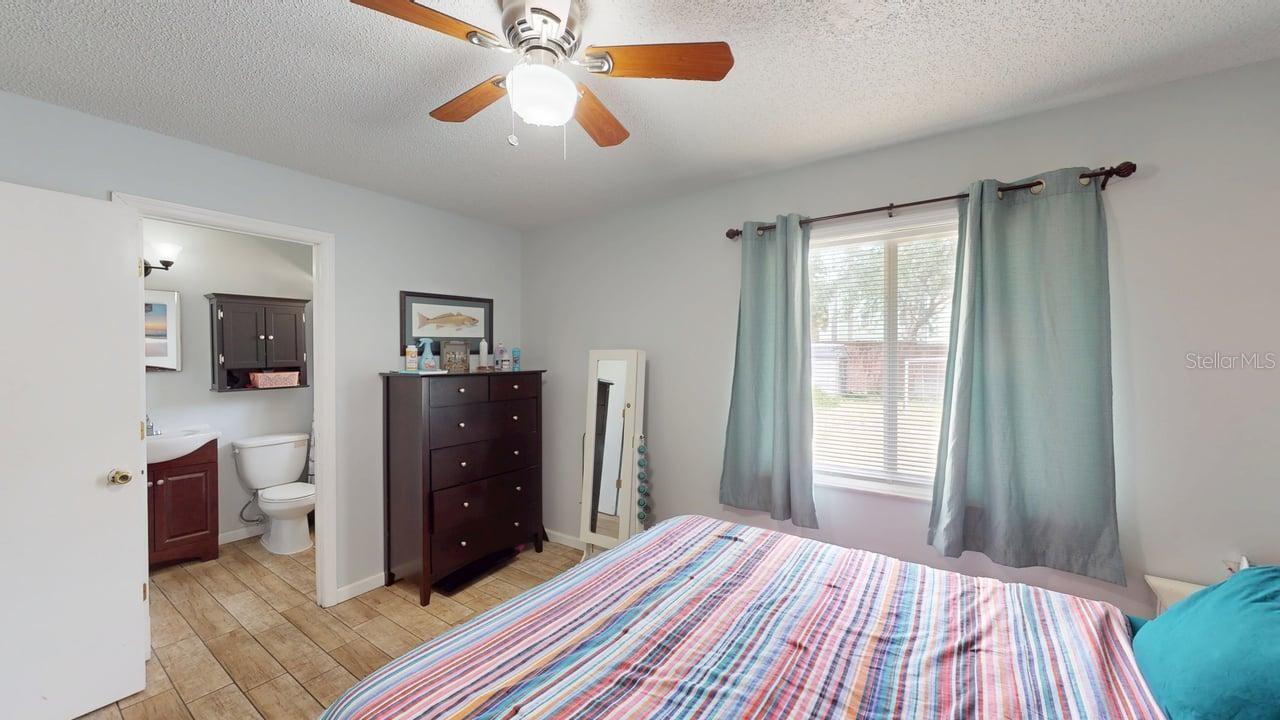 Image 18 of 37 For 12381 Antonio Circle