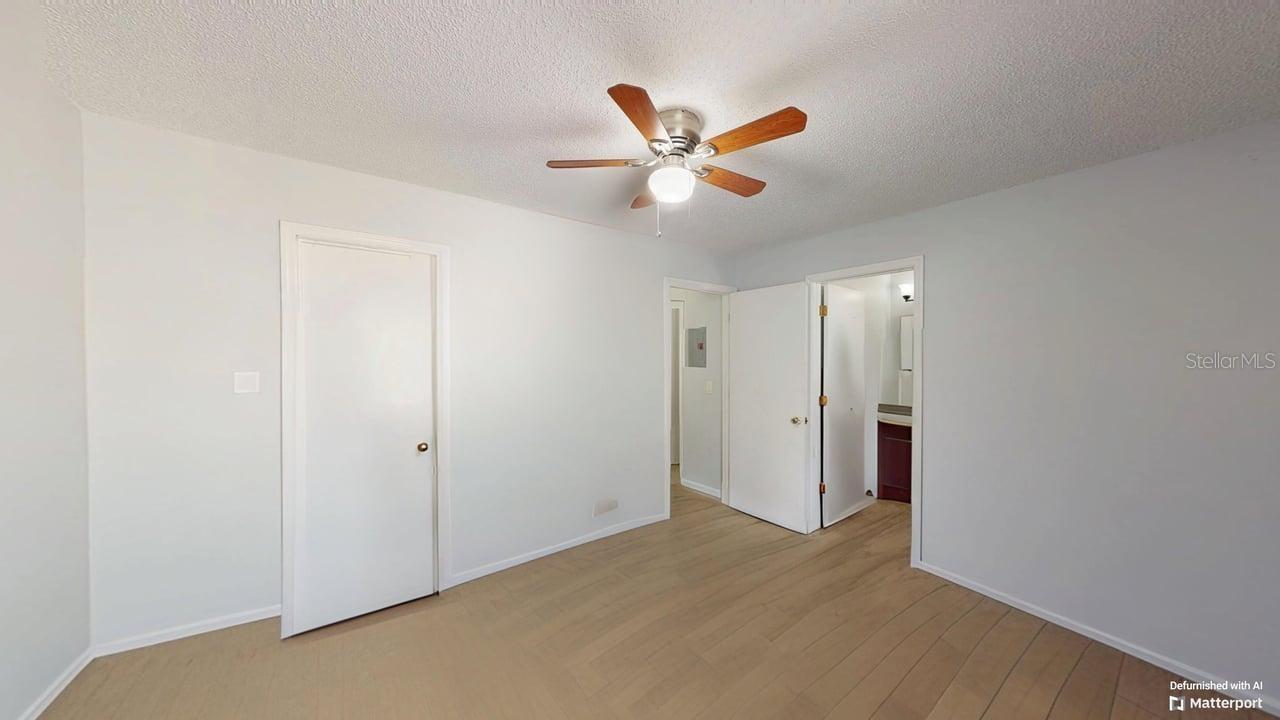 Image 20 of 37 For 12381 Antonio Circle