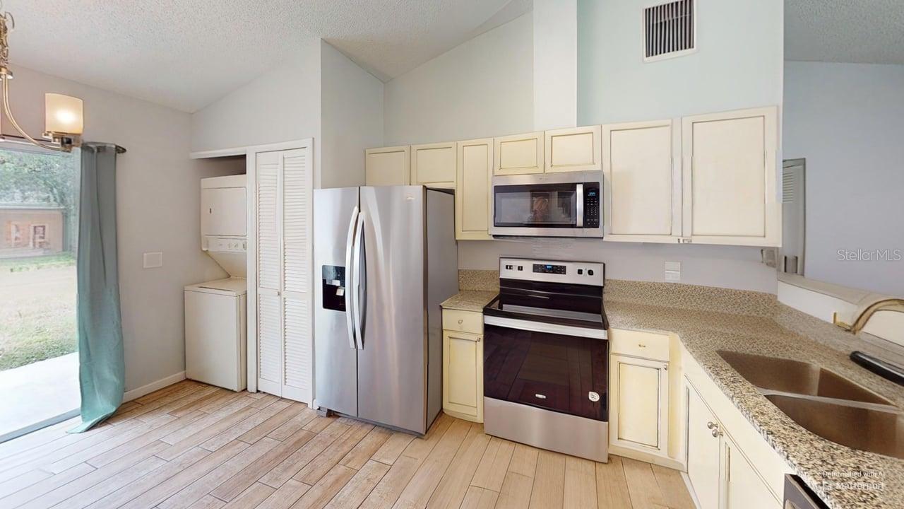 Image 33 of 37 For 12381 Antonio Circle