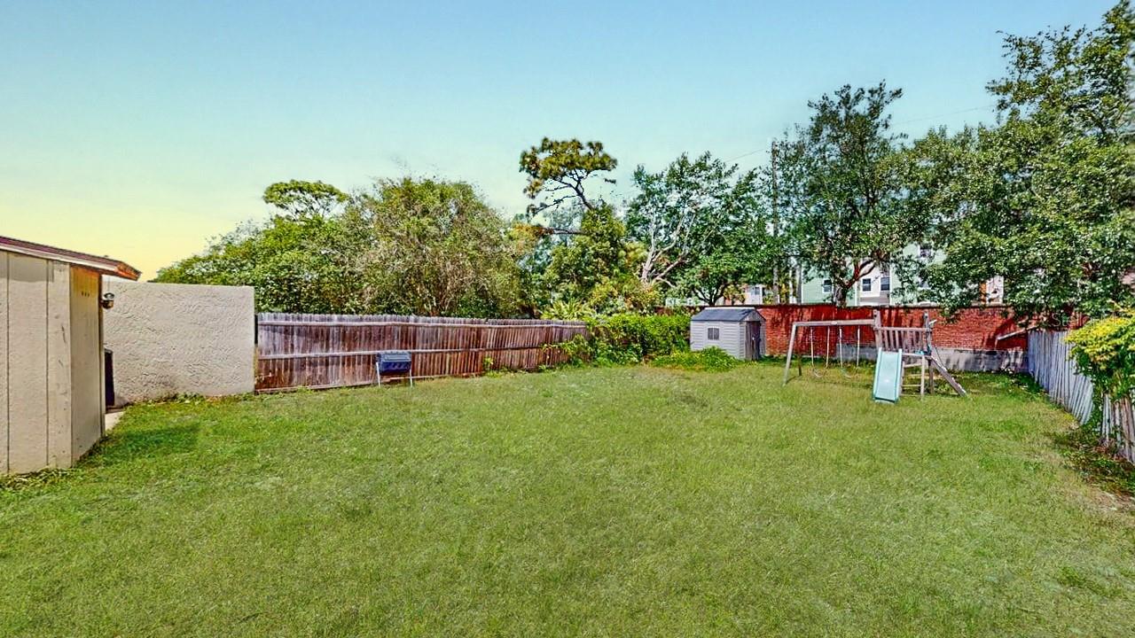 Image 4 of 37 For 12381 Antonio Circle