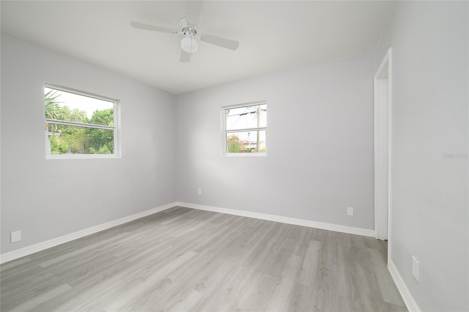 Image 12 of 20 For 4824 Shoshone Street