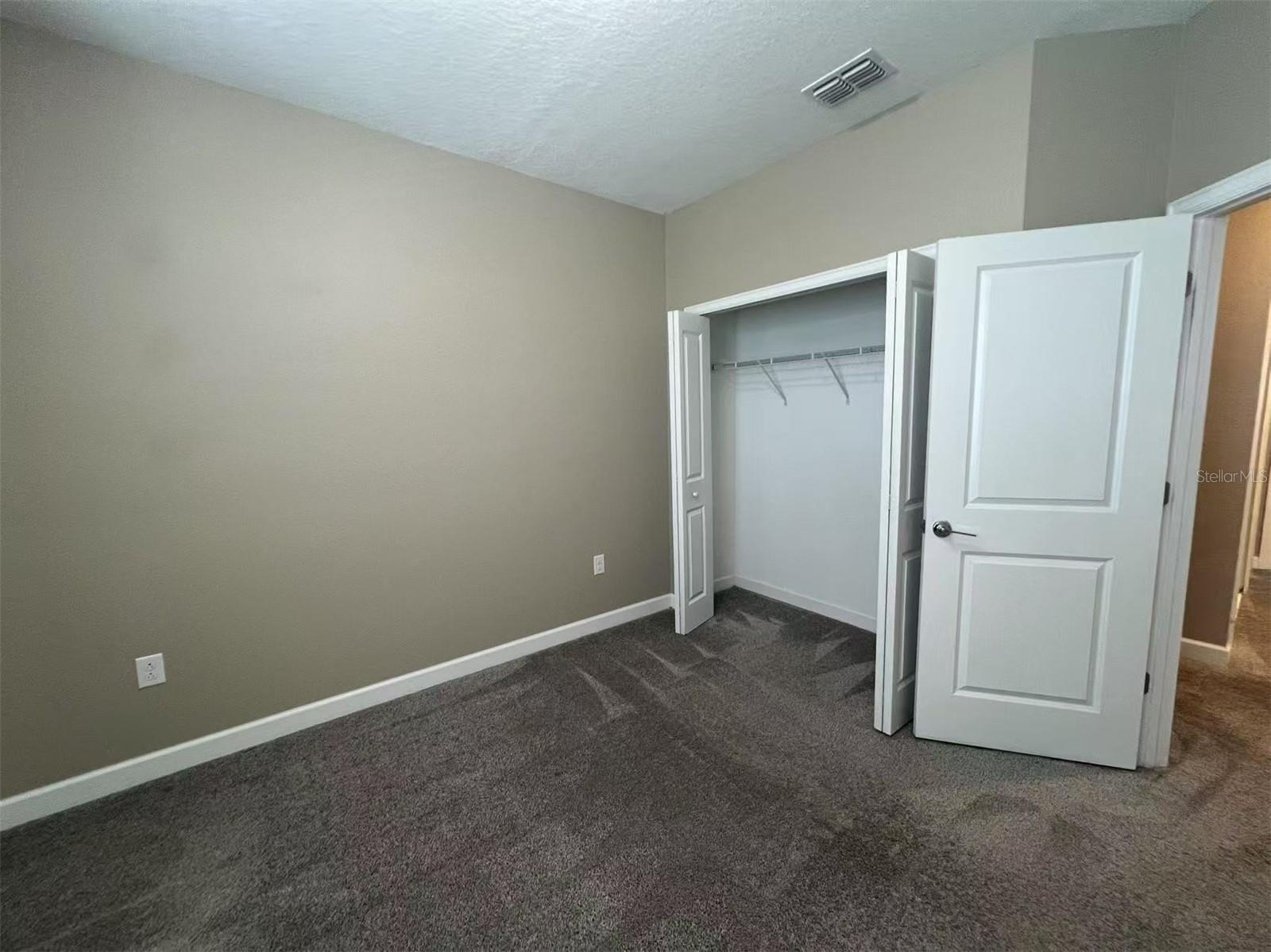 Image 32 of 41 For 1205 Royal St George Boulevard