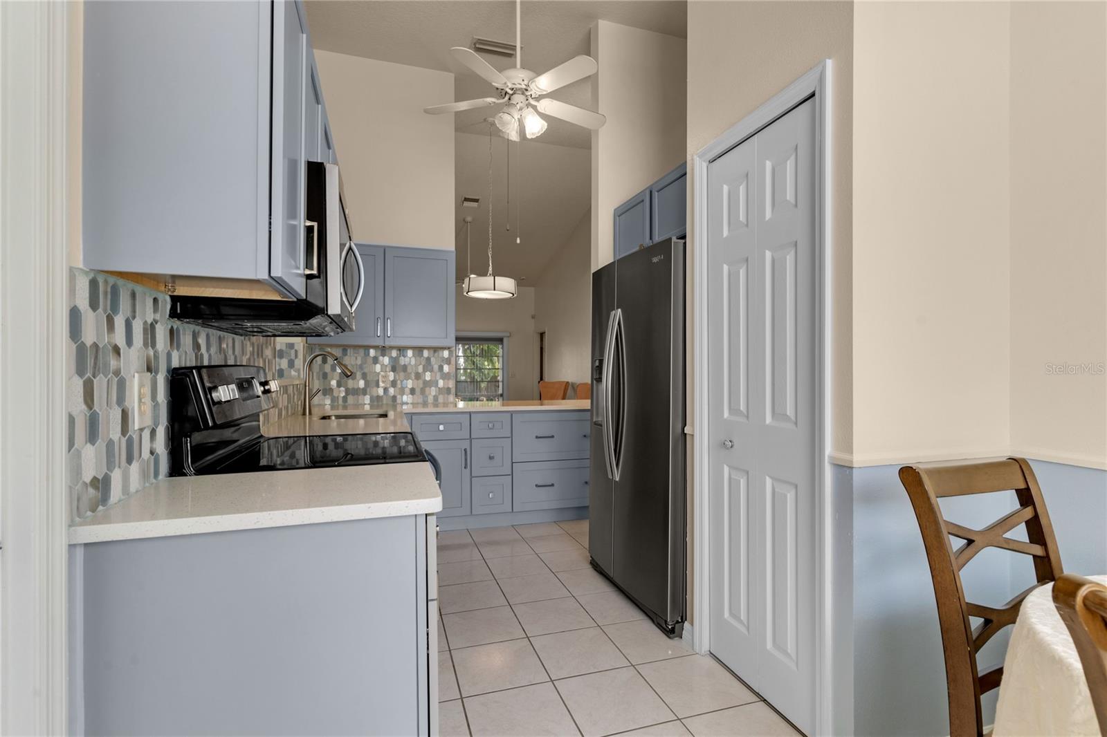 Image 12 of 38 For 4927 Lake Waterford Way W 1-202