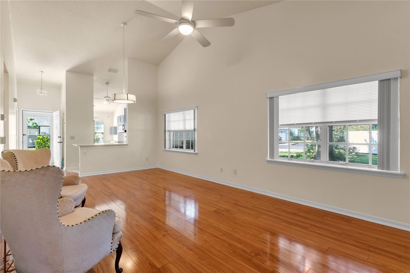Image 16 of 38 For 4927 Lake Waterford Way W 1-202