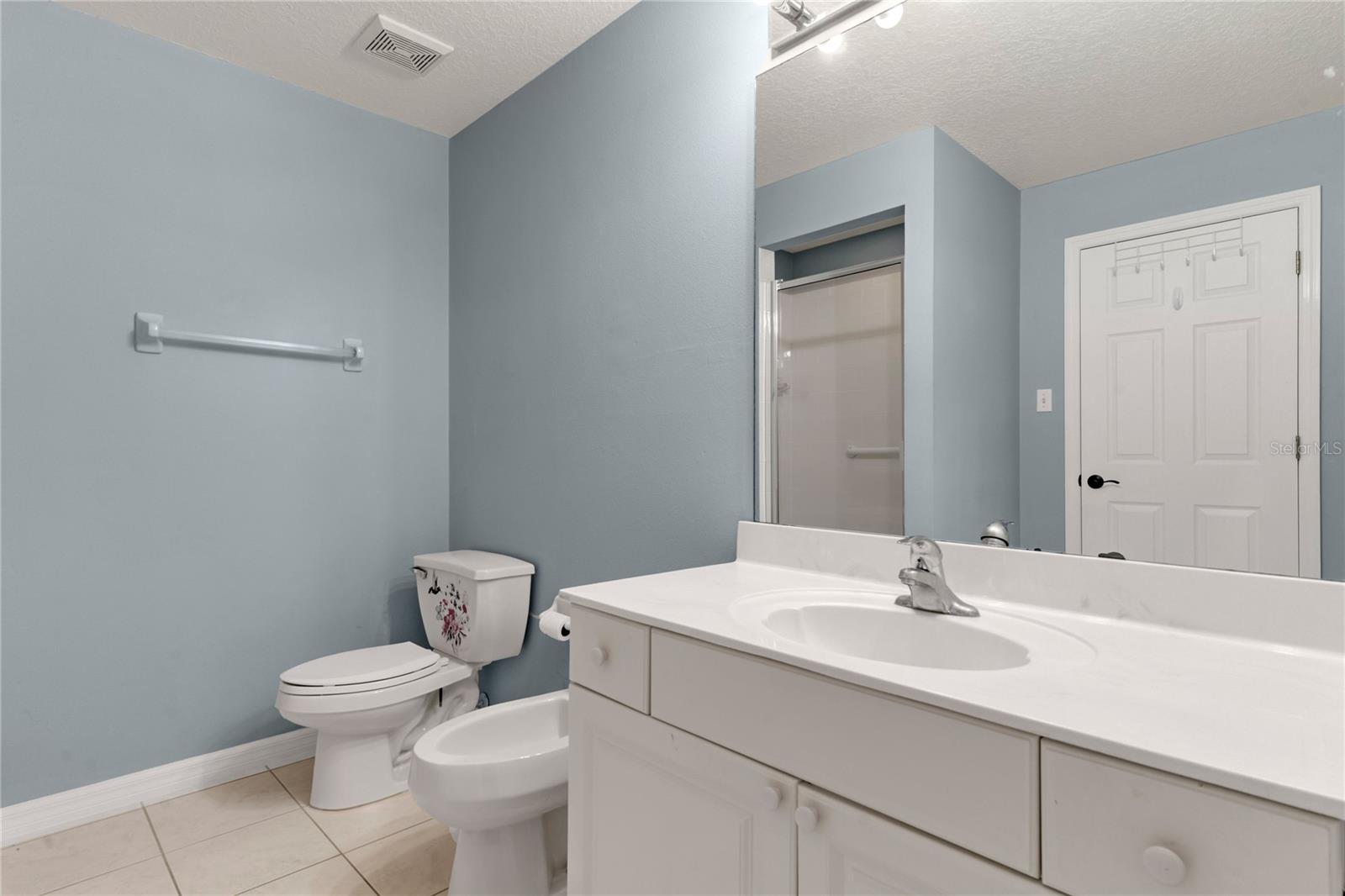 Image 23 of 38 For 4927 Lake Waterford Way W 1-202