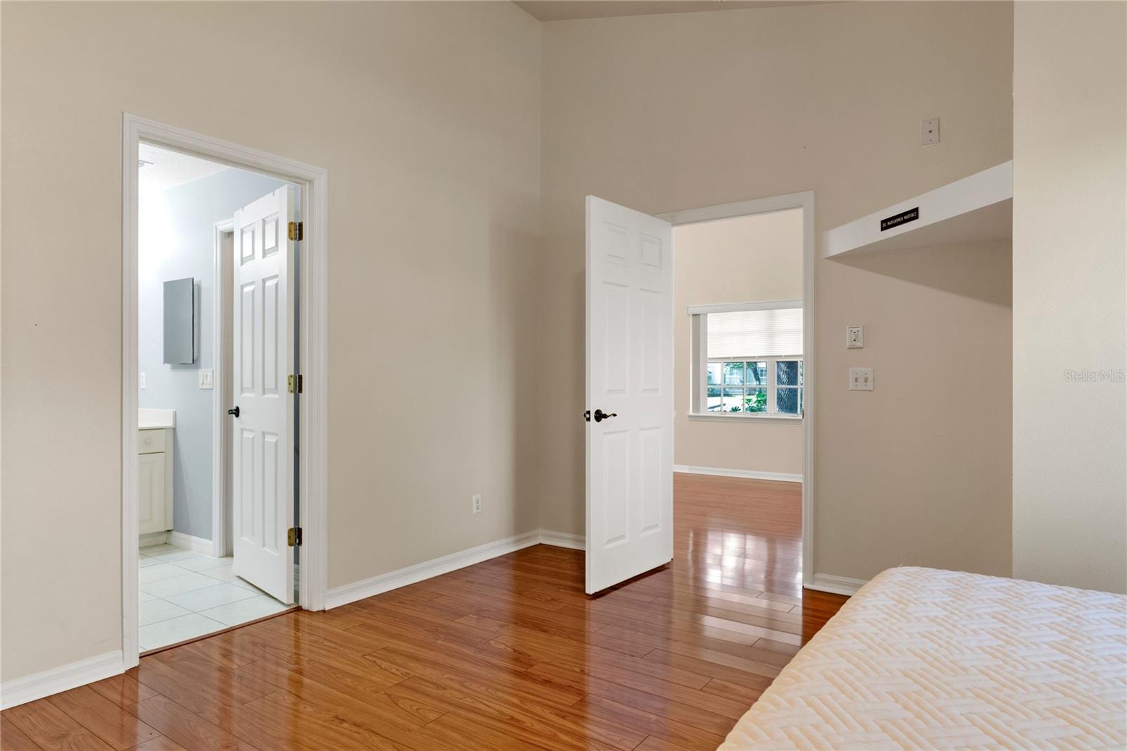 Image 29 of 38 For 4927 Lake Waterford Way W 1-202
