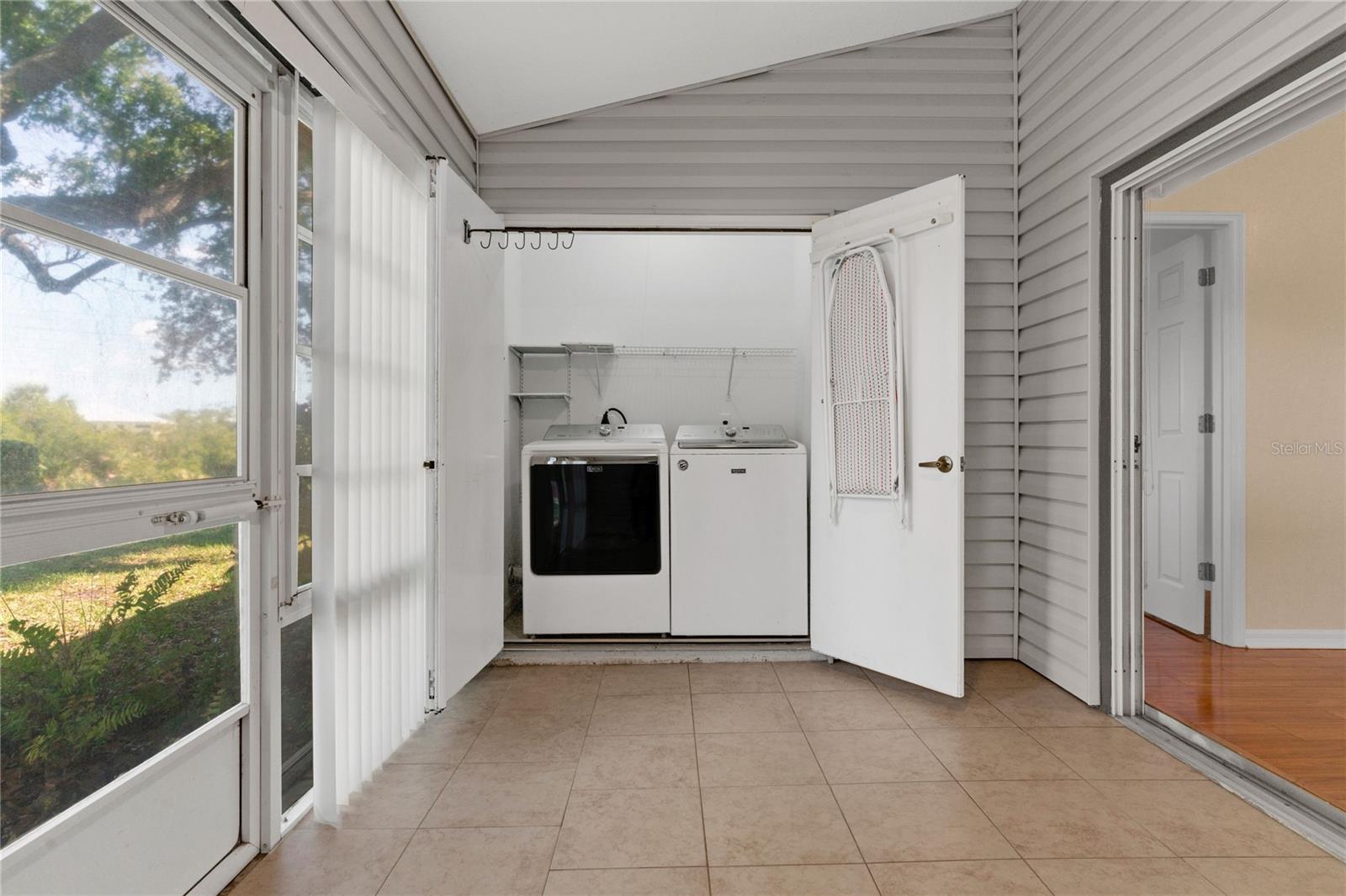 Image 31 of 38 For 4927 Lake Waterford Way W 1-202