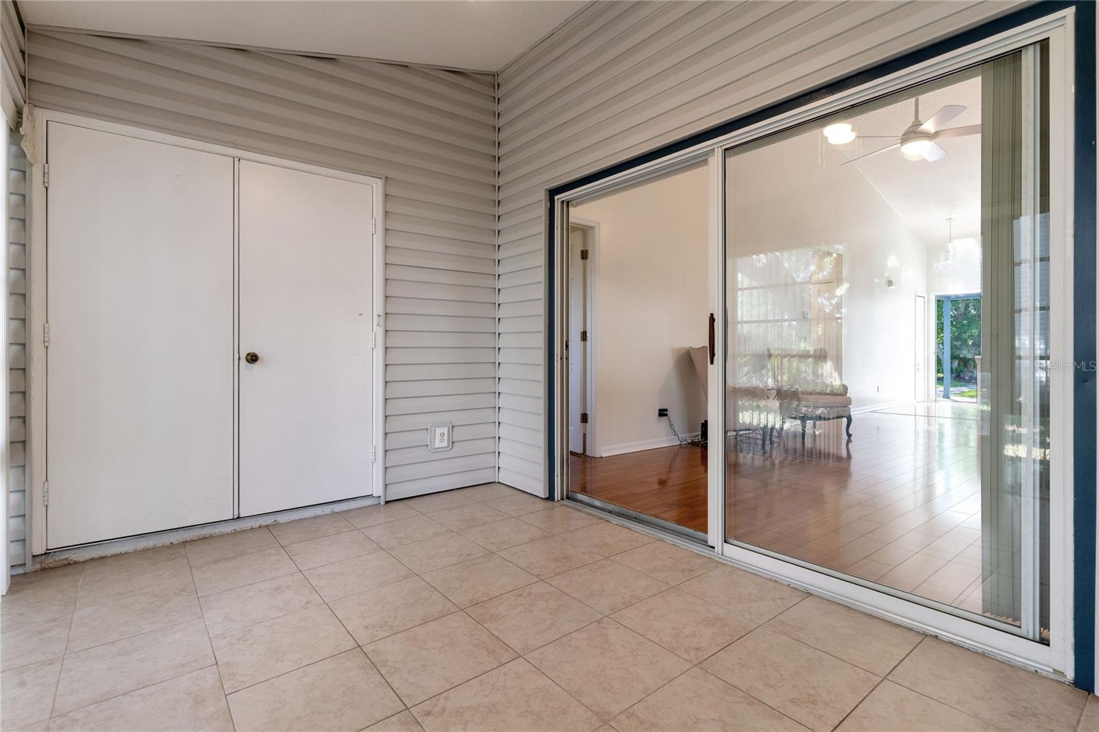 Image 32 of 38 For 4927 Lake Waterford Way W 1-202