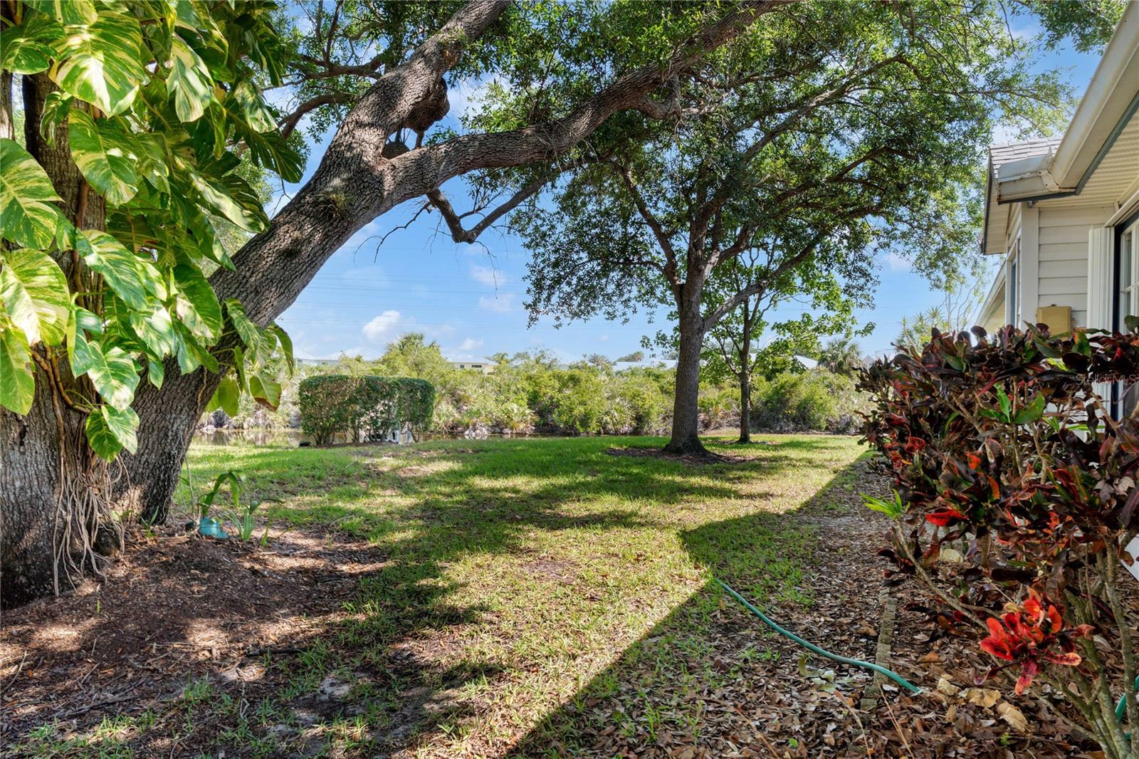 Image 34 of 38 For 4927 Lake Waterford Way W 1-202