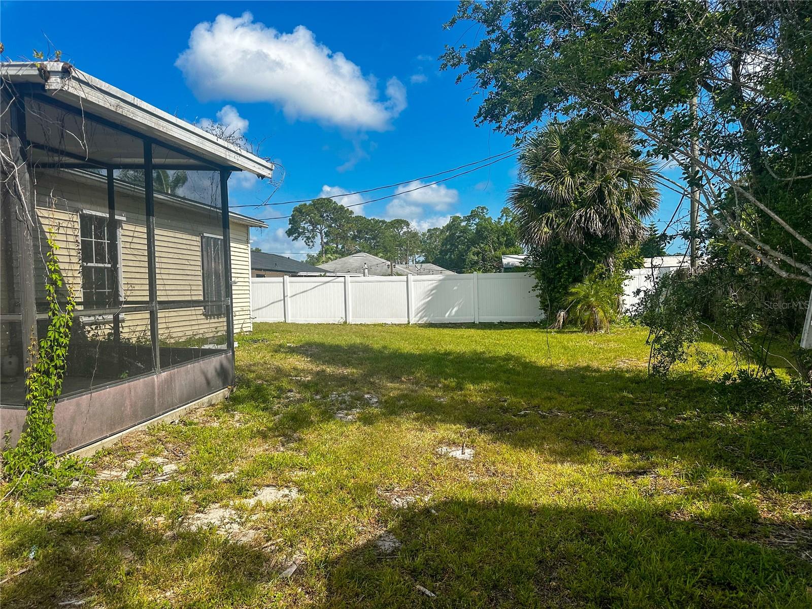 Image 5 of 14 For 3123 Tamarind Drive