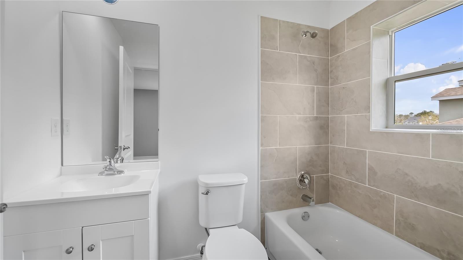 Image 39 of 46 For 4905 Pall Mall Street E