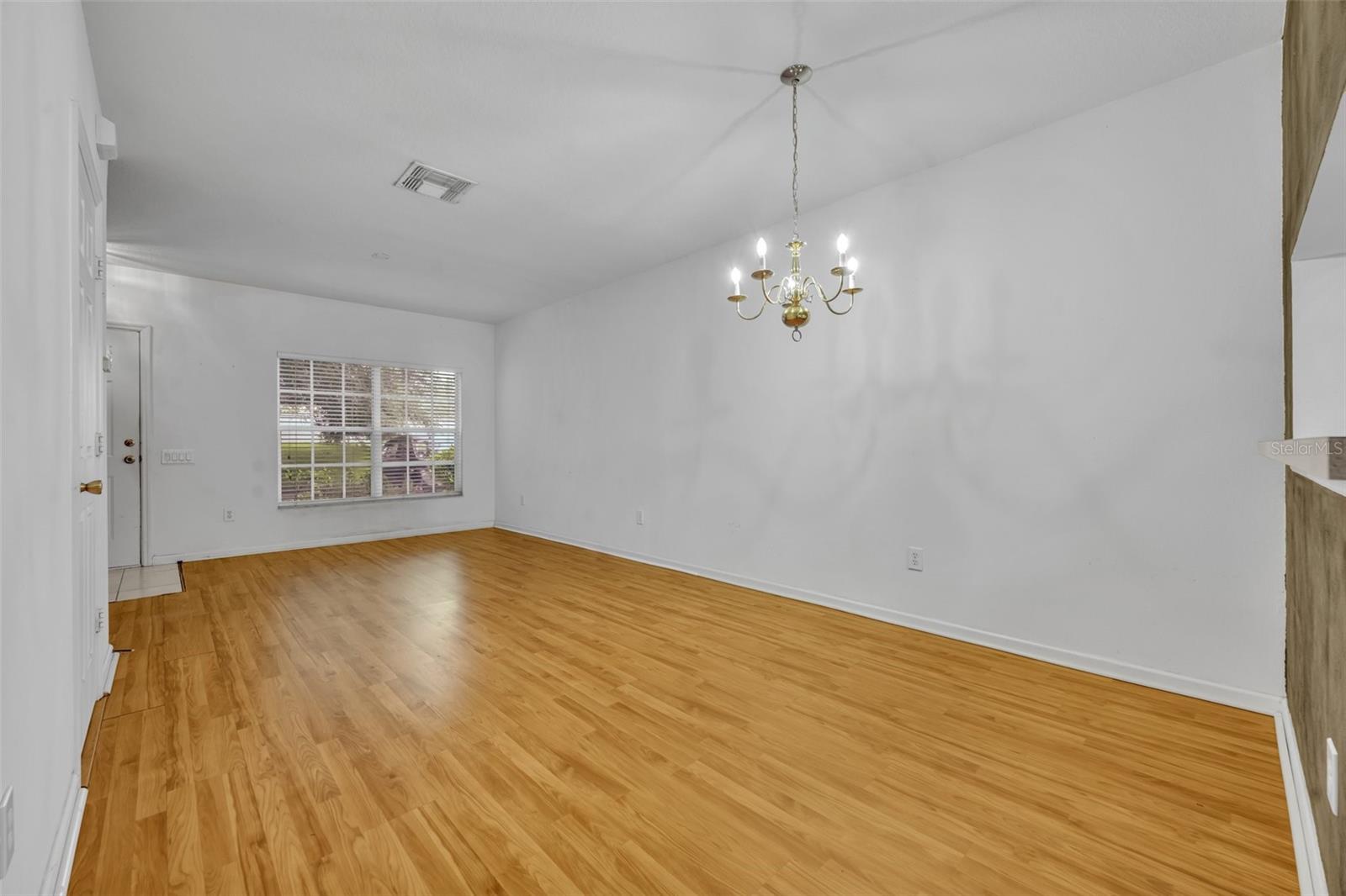 Image 4 of 23 For 1150 Vineland Place