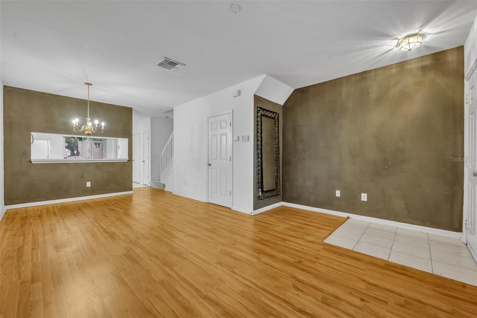 Image 7 of 23 For 1150 Vineland Place