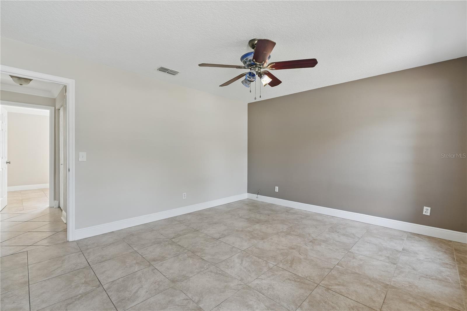 Image 11 of 34 For 2527 Christine Drive
