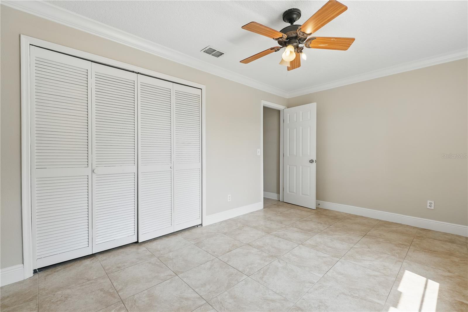 Image 15 of 34 For 2527 Christine Drive