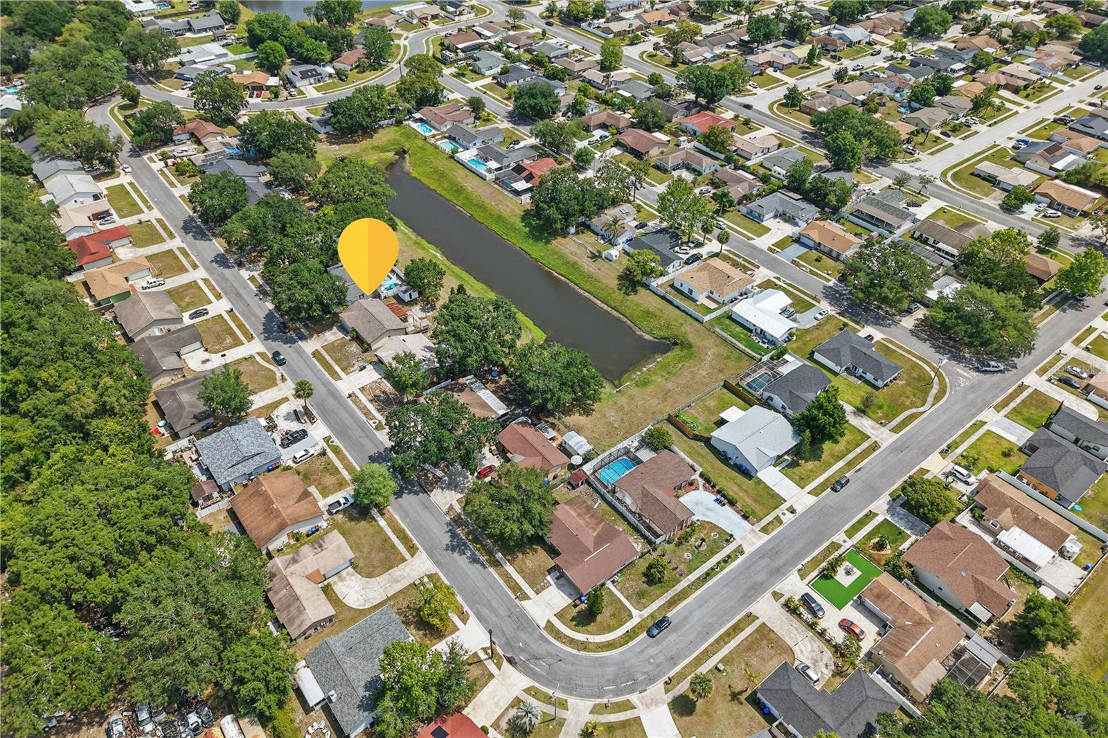 Image 4 of 34 For 2527 Christine Drive