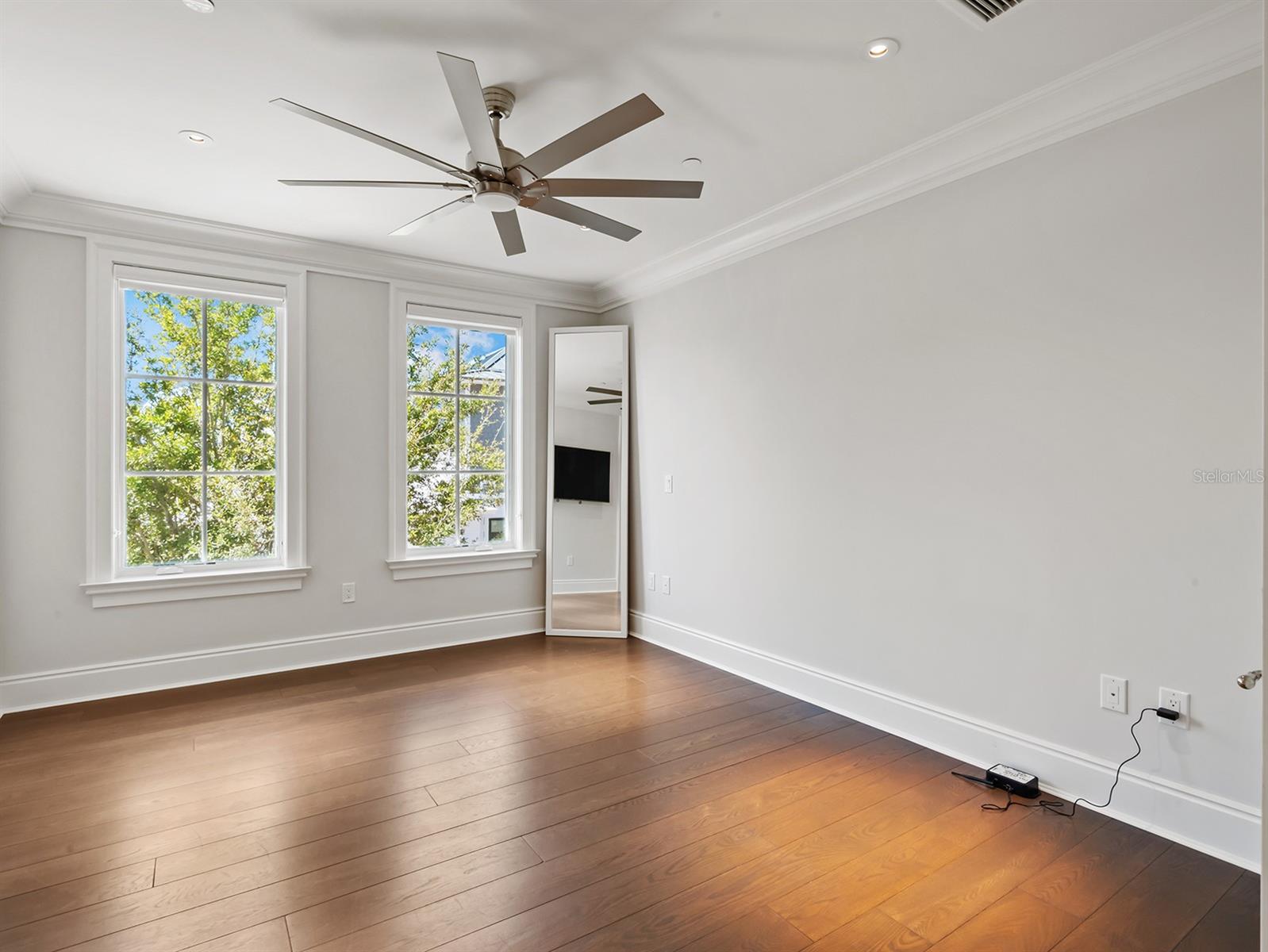 Image 20 of 49 For 649 Park Avenue