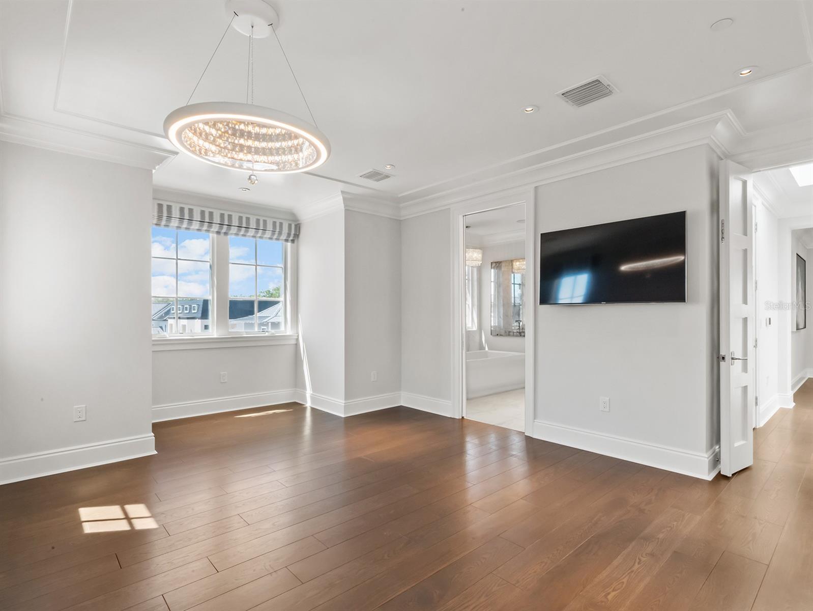 Image 37 of 49 For 649 Park Avenue