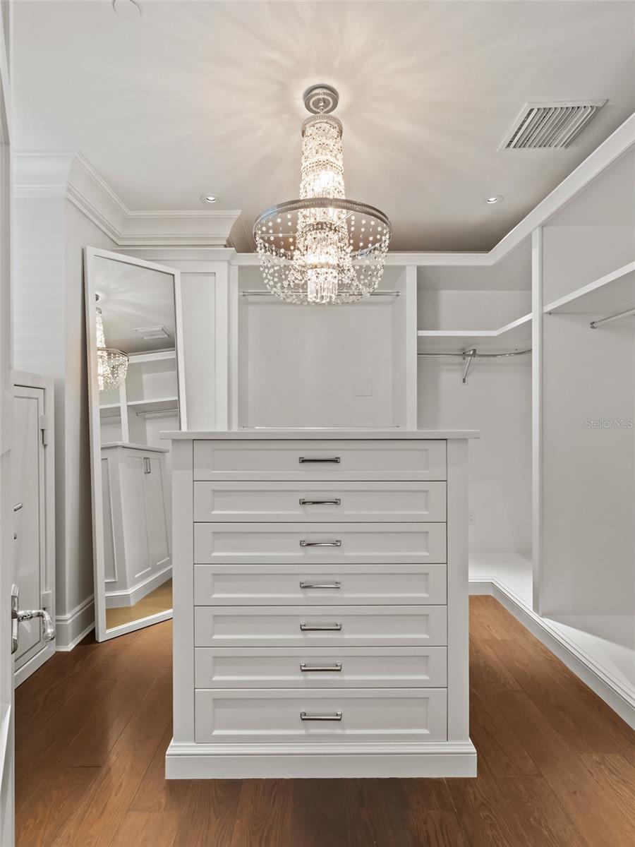 Image 44 of 49 For 649 Park Avenue