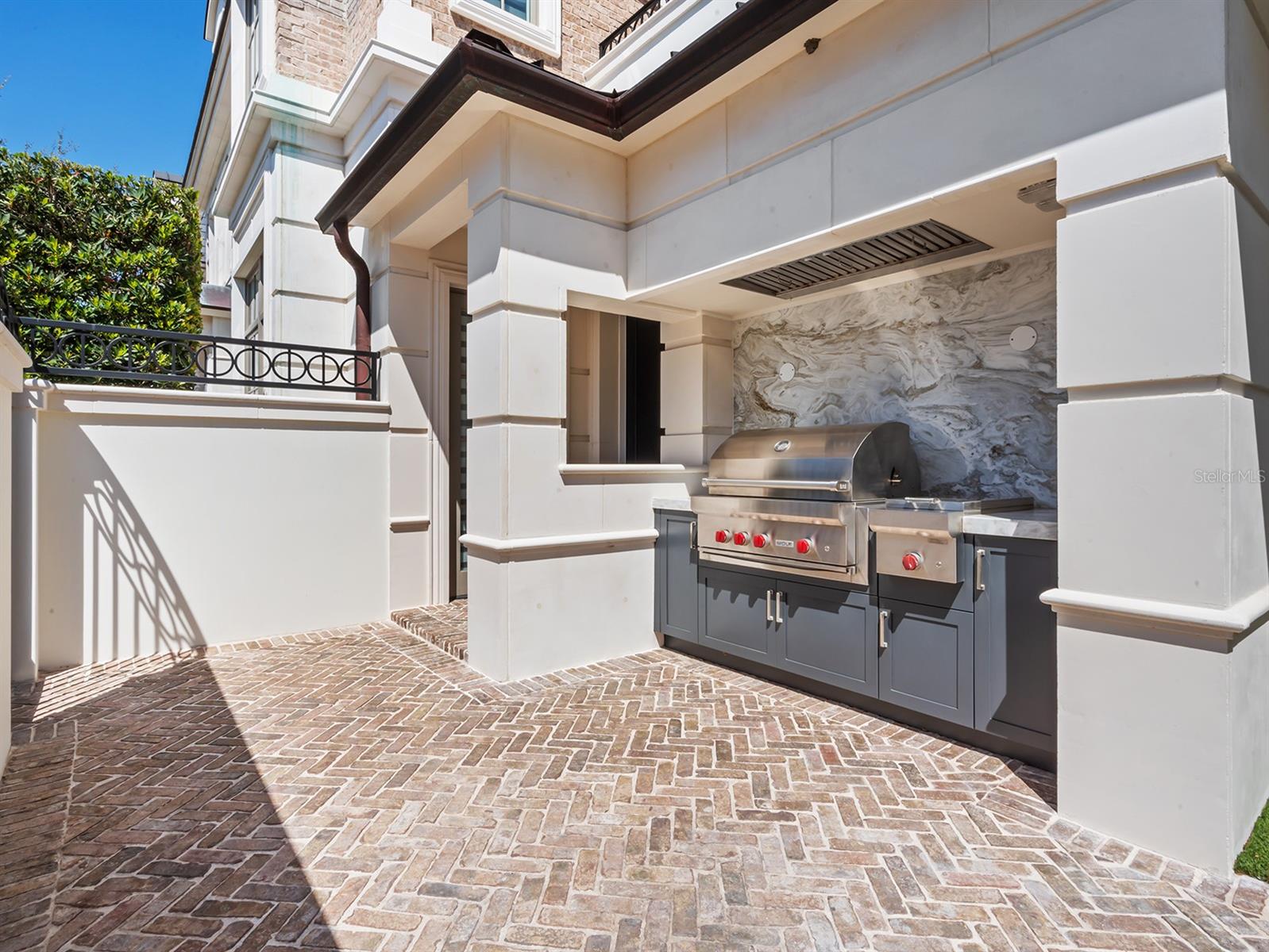 Image 6 of 49 For 649 Park Avenue