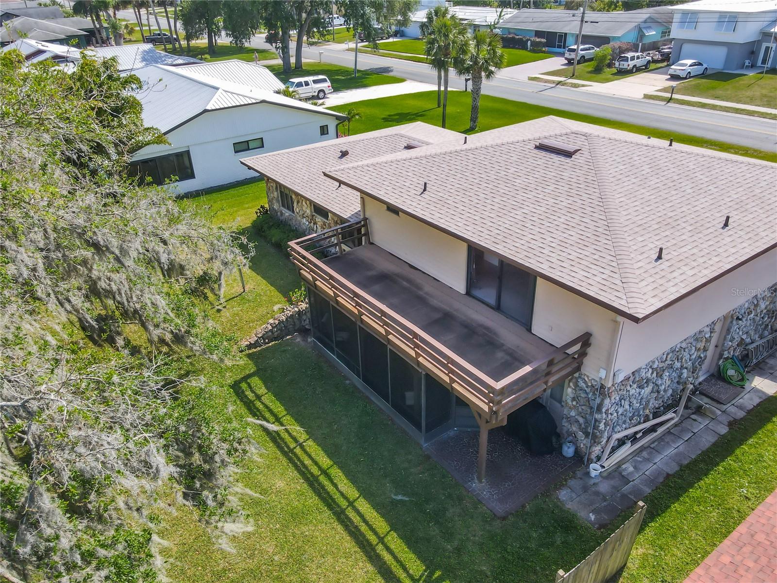 Image 22 of 49 For 721 Fairway Drive