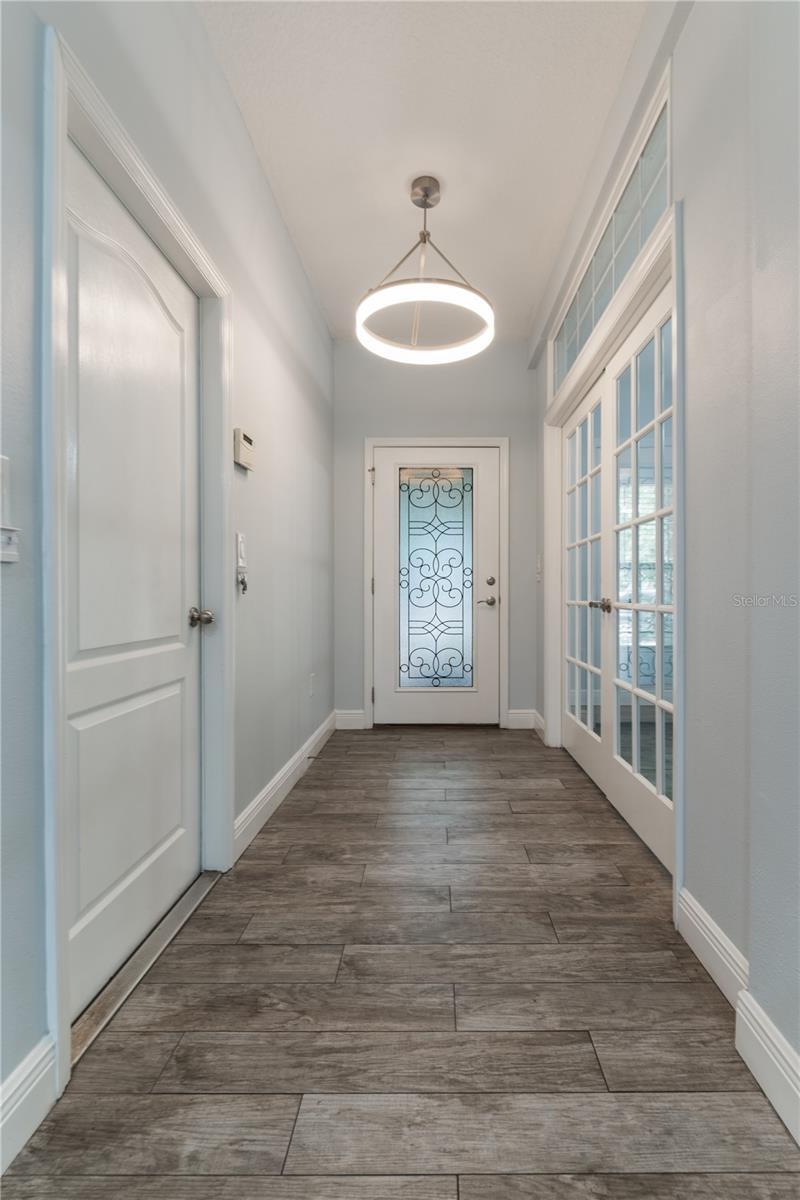 Image 4 of 45 For 275 Lakeshore Drive
