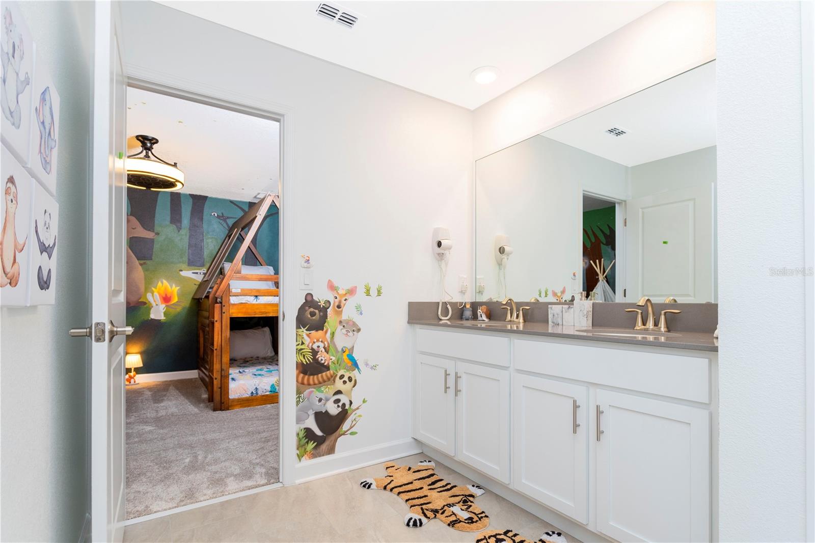 Image 39 of 72 For 2836 Simile Street