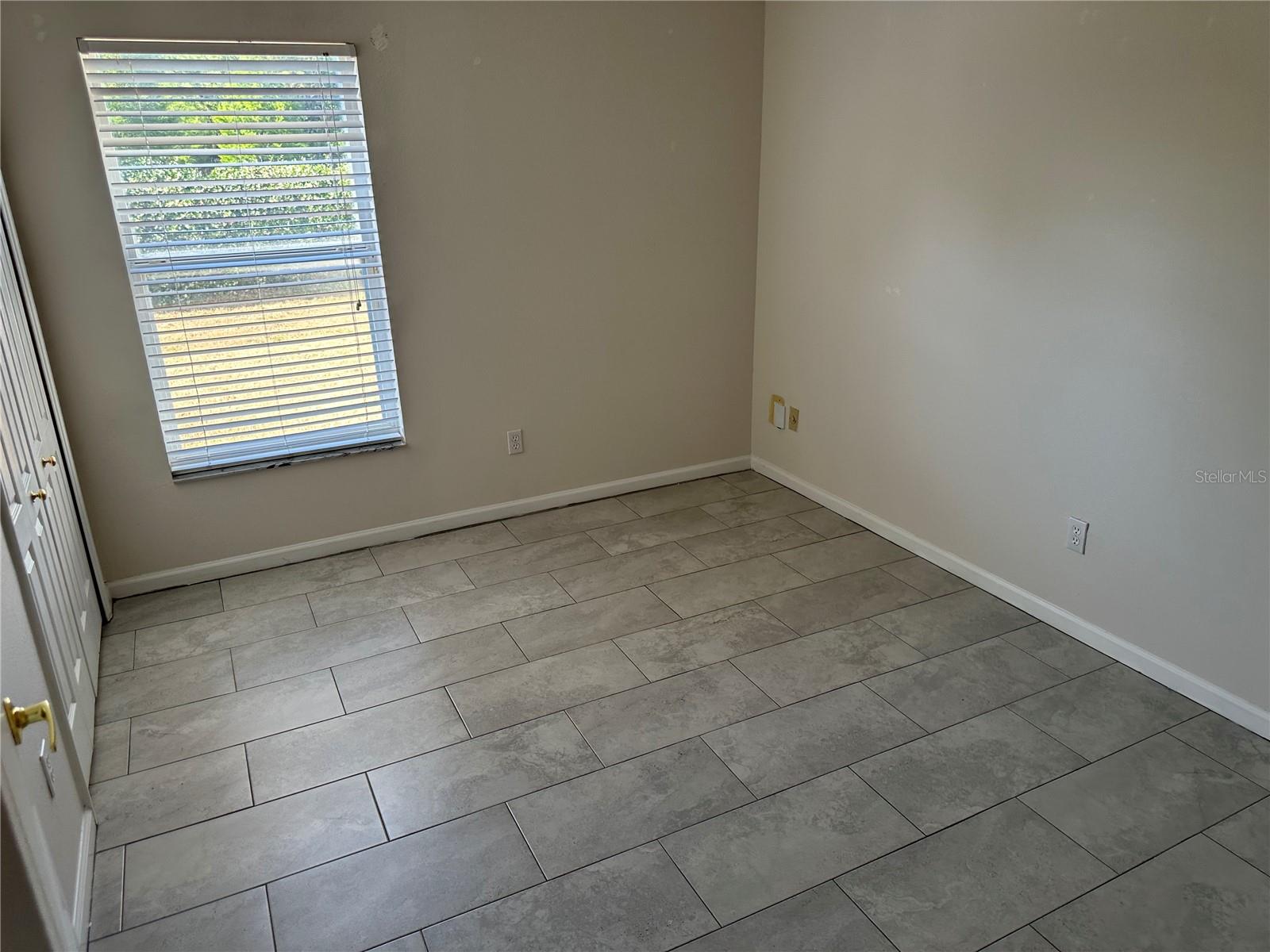 Image 10 of 22 For 6625 Cherry Grove Cir