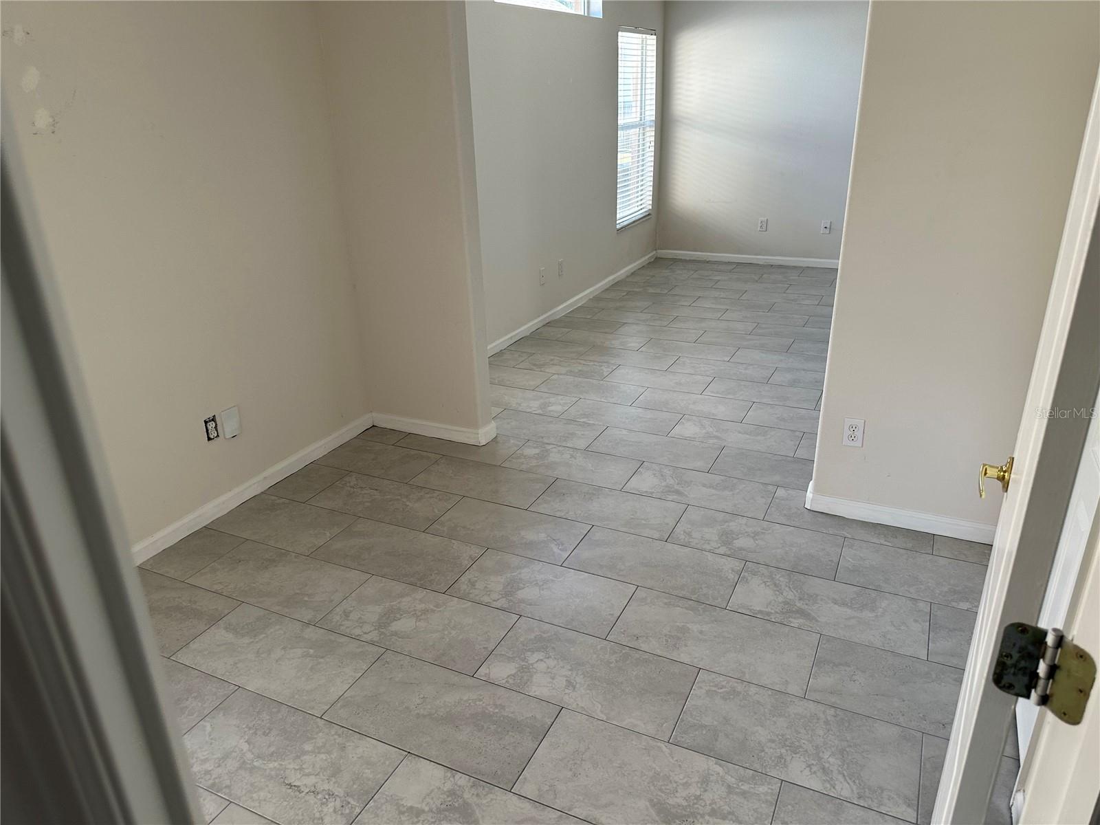 Image 11 of 22 For 6625 Cherry Grove Cir