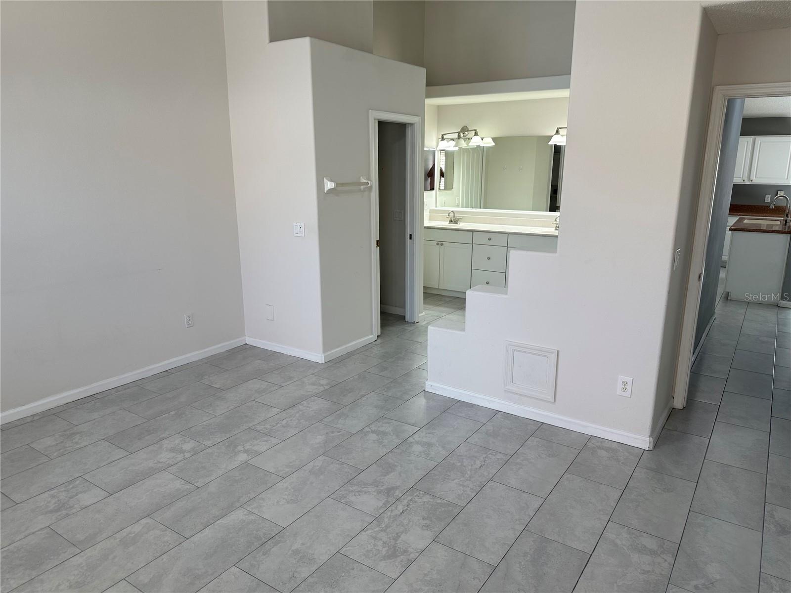 Image 14 of 22 For 6625 Cherry Grove Cir