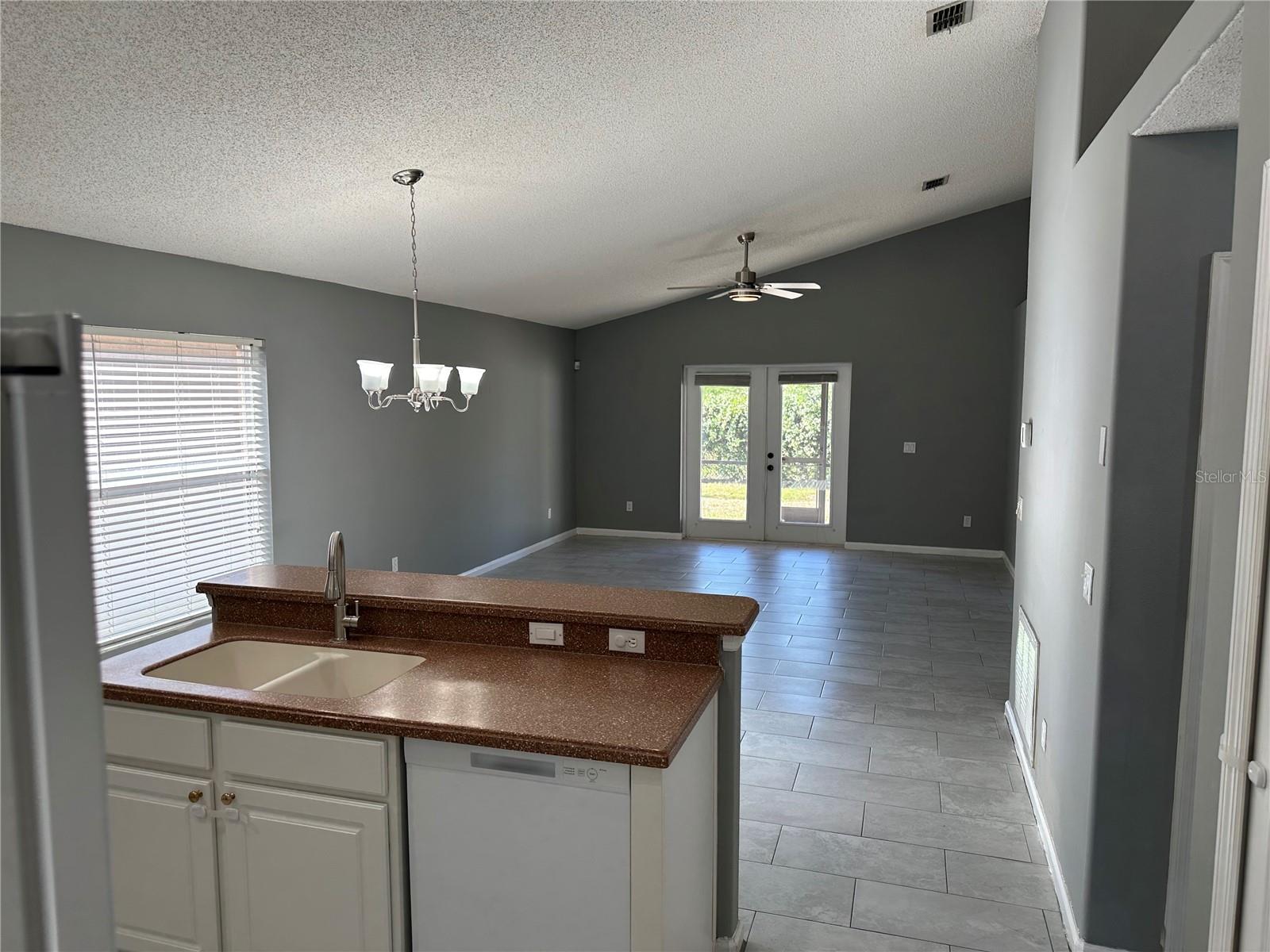 Image 3 of 22 For 6625 Cherry Grove Cir