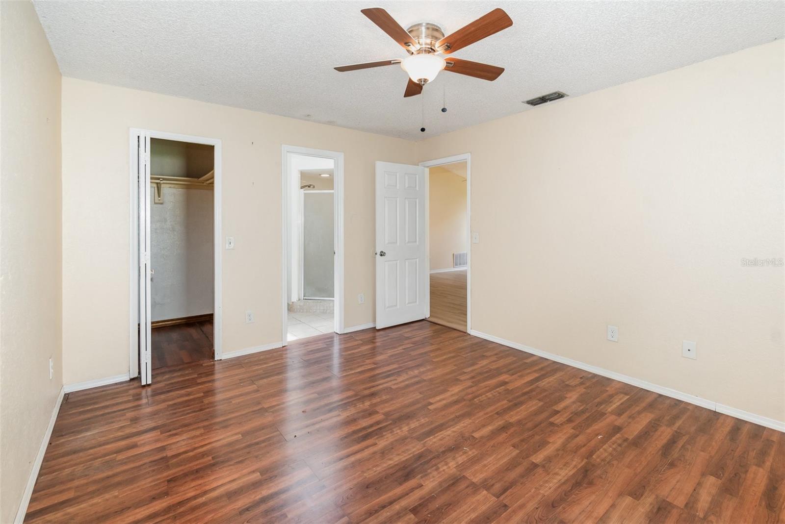 Image 19 of 30 For 916 Glendale Street
