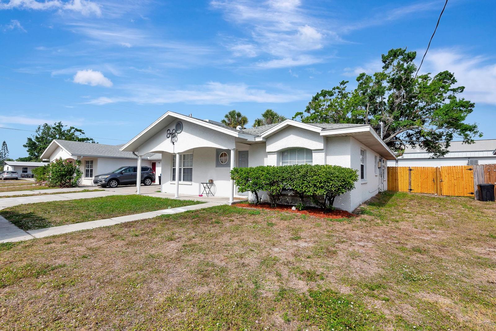 Listing photo id 6 for 6528- 6530 12th Street W