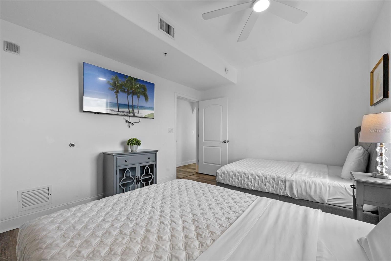 Image 26 of 45 For 13427 Blue Heron Beach Drive 1907