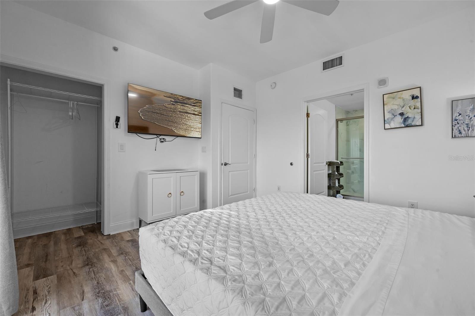 Image 35 of 45 For 13427 Blue Heron Beach Drive 1907