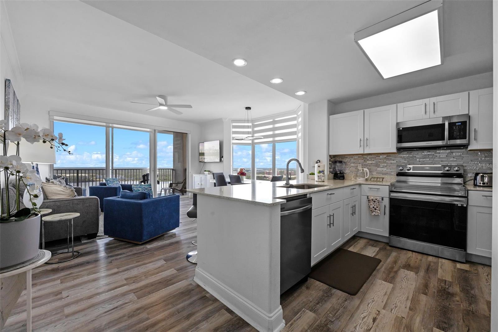 Image 9 of 45 For 13427 Blue Heron Beach Drive 1907