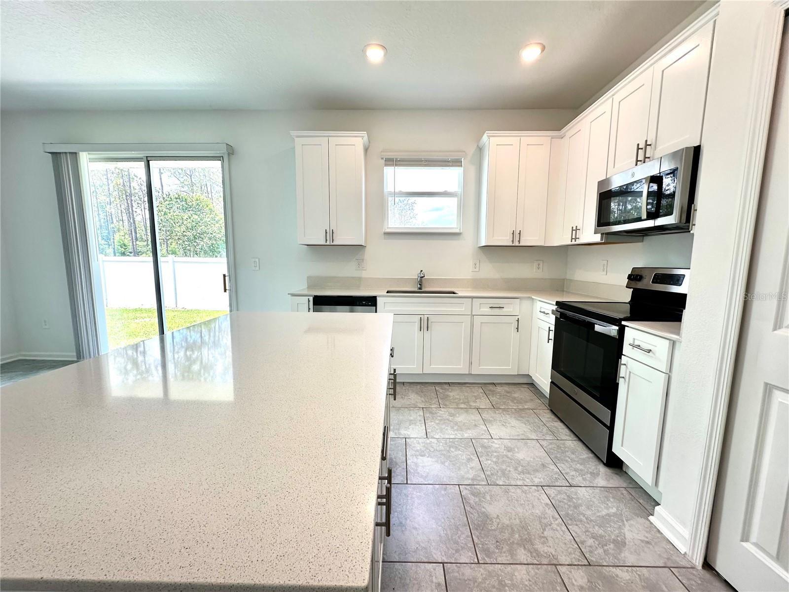 Image 6 of 32 For 7665 Stone Creek Trl