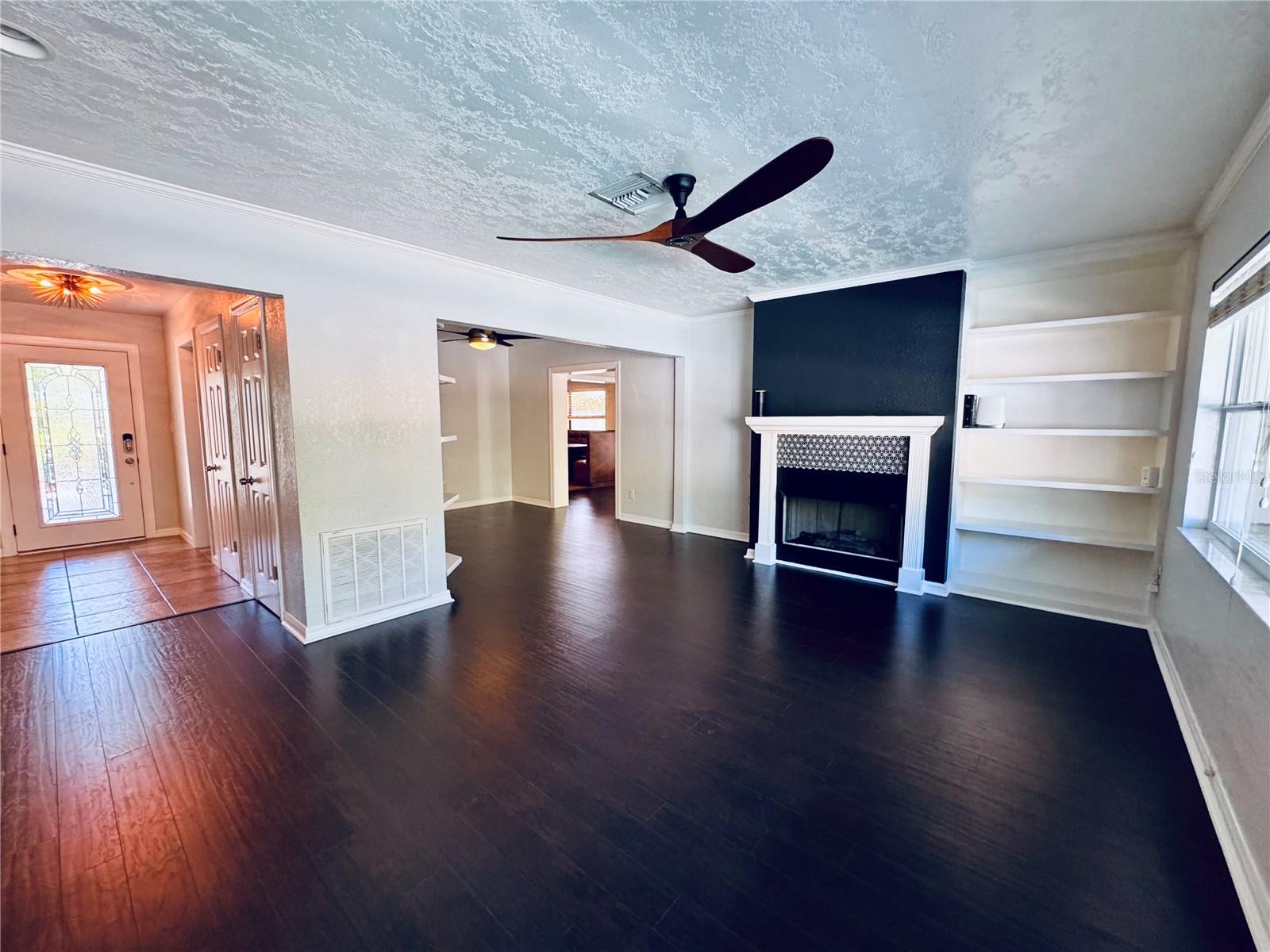 Image 3 of 23 For 4501 Elaine Place