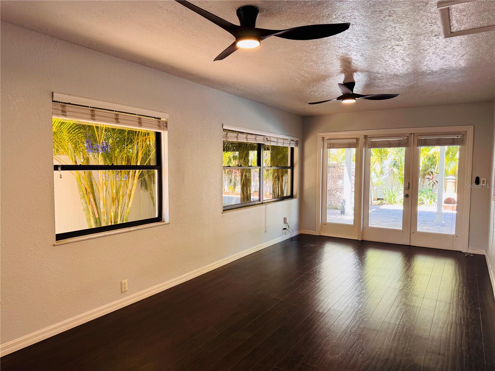 Image 7 of 23 For 4501 Elaine Place
