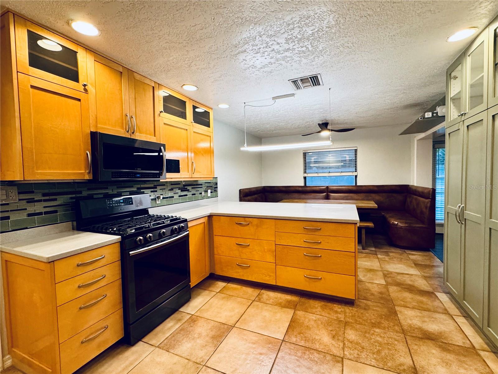 Image 9 of 23 For 4501 Elaine Place
