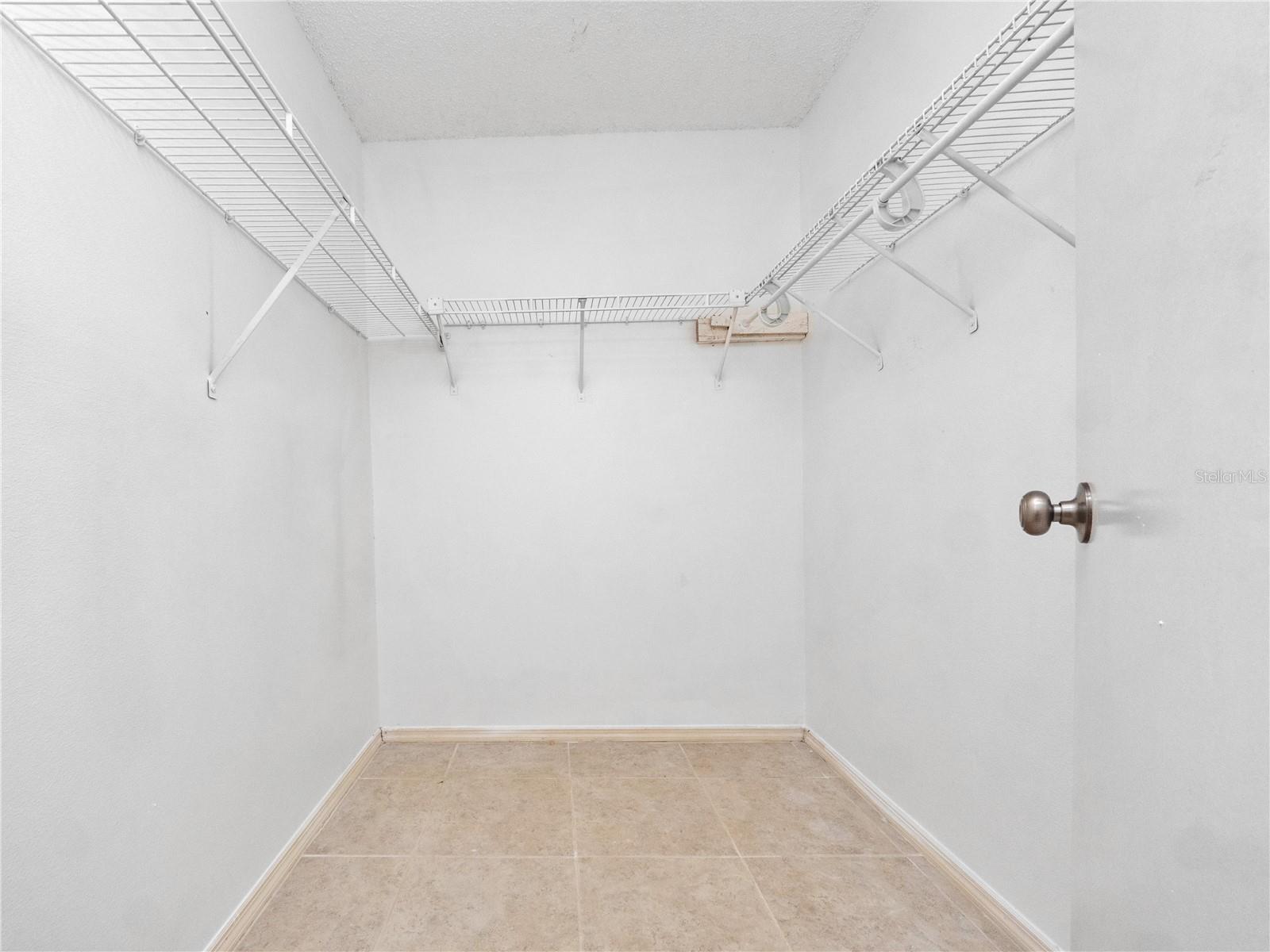 Image 16 of 22 For 6042 Brookhill Circle