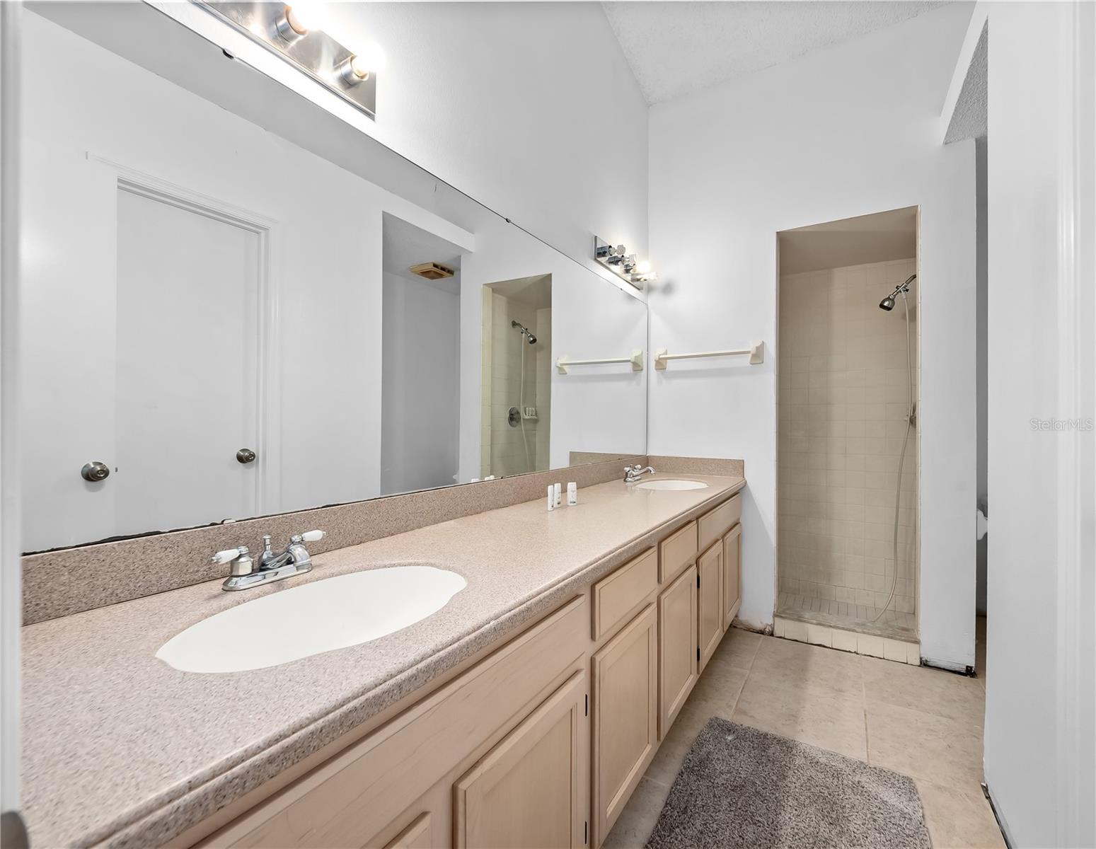 Image 17 of 22 For 6042 Brookhill Circle